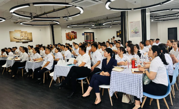 “食”刻守護，安全相伴！華逸府食品安全及營養(yǎng)健康知識專項培訓