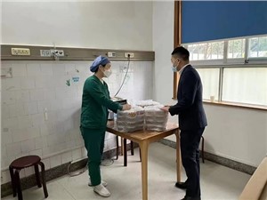 華逸府醫(yī)療系統(tǒng)項目自制甜品溫暖醫(yī)護(hù)職工！